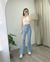 Load image into Gallery viewer, Love This Jeans
