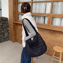 Load image into Gallery viewer, 熱賣中🔥Bubble Cross Bag
