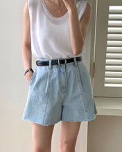 將圖片載入圖庫檢視器 Umbrella Denim Shorts
