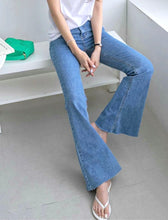 Load image into Gallery viewer, Long Leg Jeans
