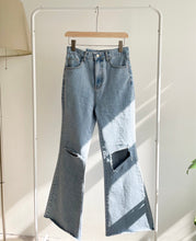 Load image into Gallery viewer, Love This Jeans
