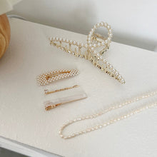 Load image into Gallery viewer, Pearl Hairpin Set
