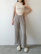 Load image into Gallery viewer, Wrinkle Slit Pants

