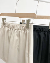 Load image into Gallery viewer, Half Pleated Skirt Pants
